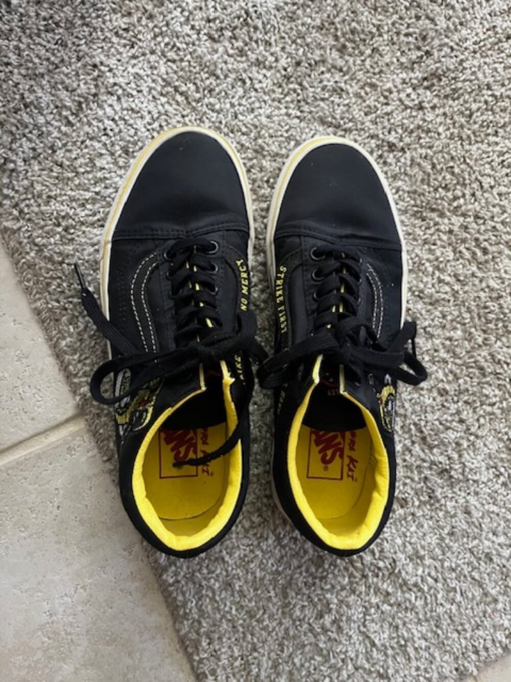 Vans X Cobra Kai Old Skool Skate Shoe Men’s Size 7 / Women's Size 8.5 Karate Kid